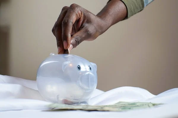 Spending or Saving: Which Pays More?