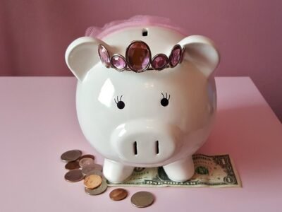 splitting financial duties between couples